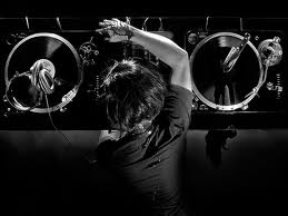 DJ